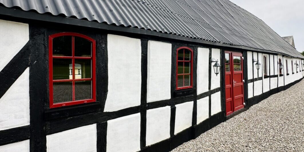 Bondehusvinduer med bue