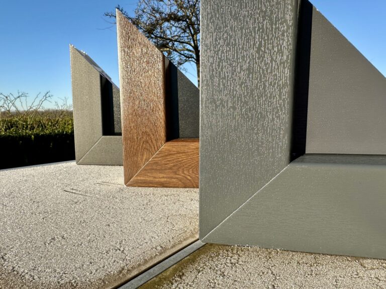 PVC vinduer med elegant hjørnesamling PVC vinduer med elegant hjørnesamling